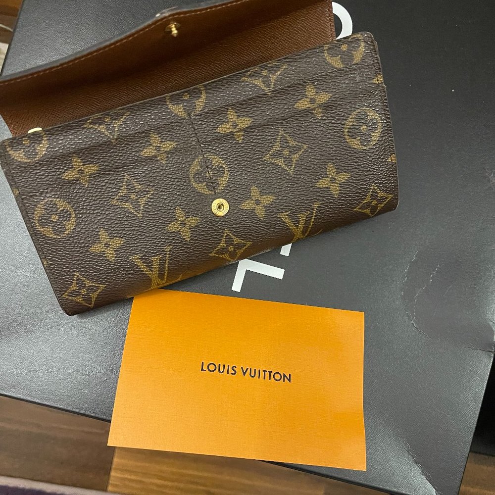 AUTHENTIC LOUIS VUITTON LARGE ENVELOPE WALLET